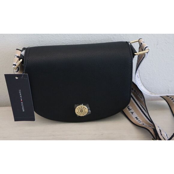 Tommy Hilfiger 69JA031-001 Black Pebbled Sylvie II Flap Crossbody Bag - Picture 4 of 10